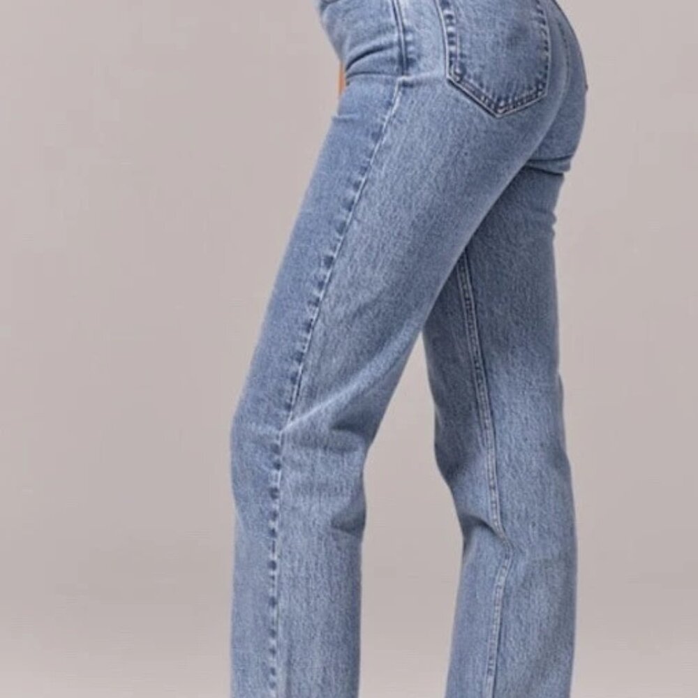 Abercrombie Jeans | Ultra High Rise 90s Straight | Medium | Size 25L | Like New